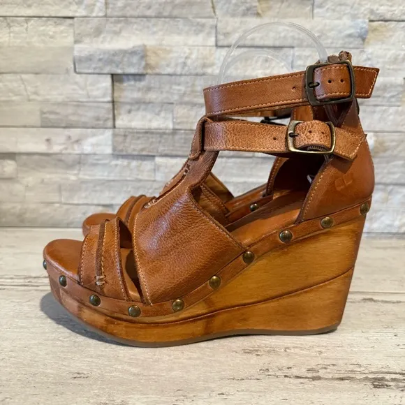 Bed Stu Princess Studded Cognac Leather Platform Wedge Sandals Size 9M NEW