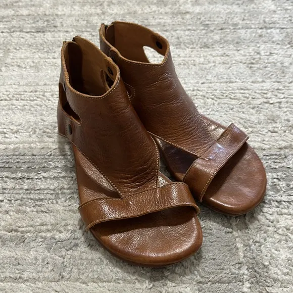 BedStu Women’s Sz 9 Tan Leather Soto Sandals