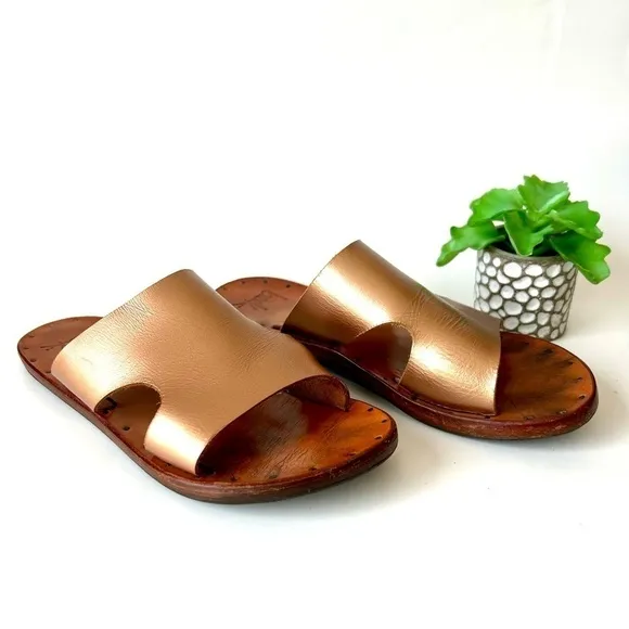 Beek Blackbird Bronze Gold Metallic Leather Slide Sandals Size 5