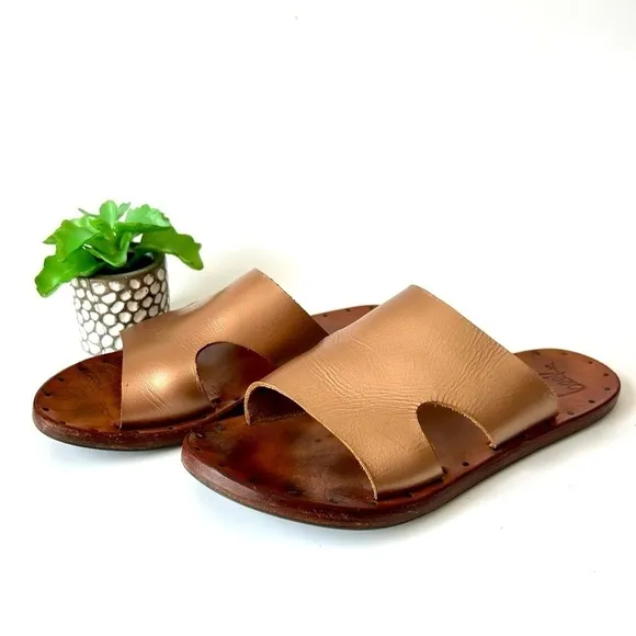 Beek Blackbird Bronze Gold Metallic Leather Slide Sandals Size 5
