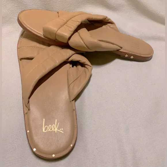 Beek Dovetail Tan Leather Crisscross Sandals size 11