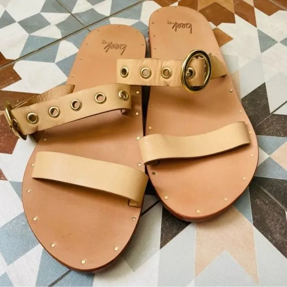 Beek Maleo Leather Sandals in Sand