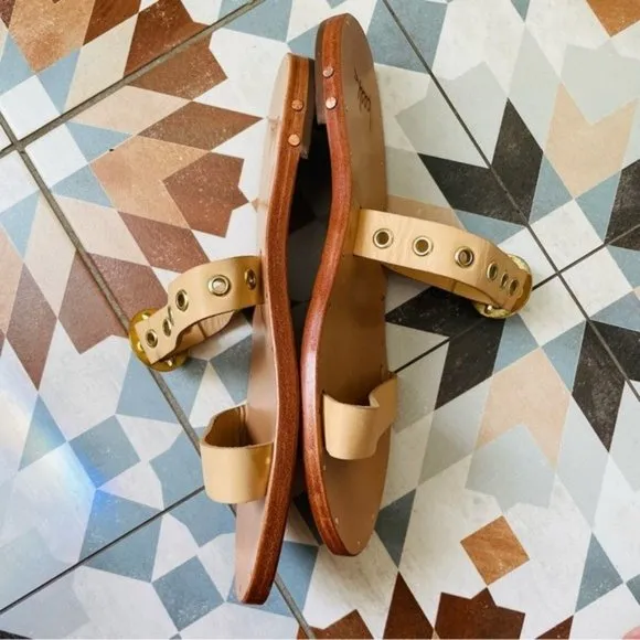 Beek Maleo Leather Sandals in Sand
