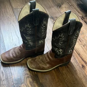 Big Boy Cody James Brown and Black Western Boots 4