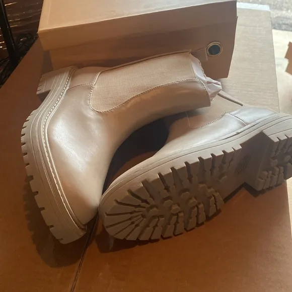 Billini Wrenley Boots white chunky