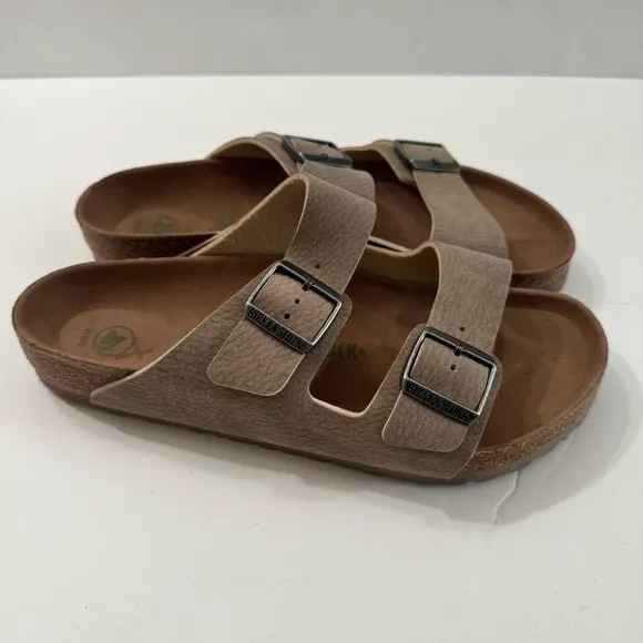 Birkenstock Arizona Men’s 9 tan sandals