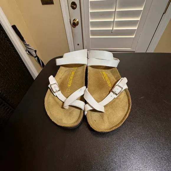Birkenstock Eur 40 white leather sandals
