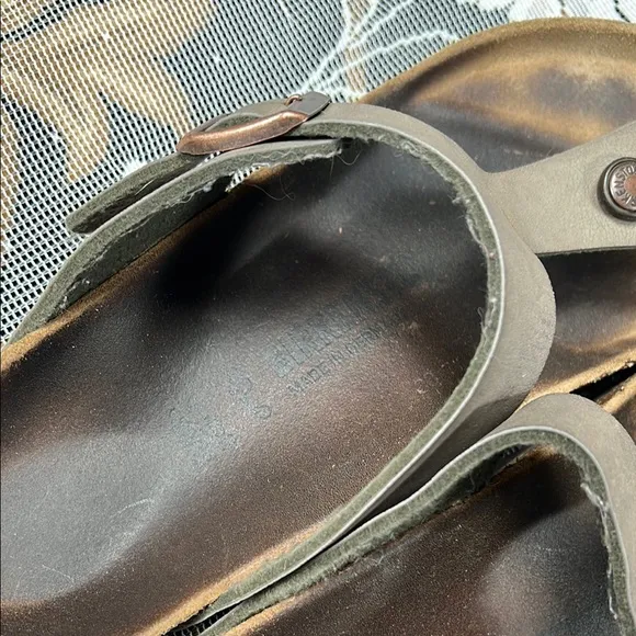 Birkenstock Gizeh Leather Sandals