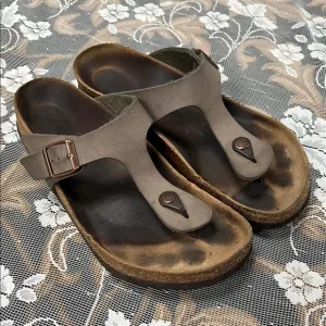 Birkenstock Gizeh Leather Sandals