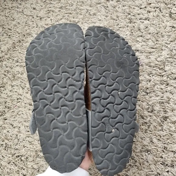 Birkenstock gizeh silver leather flat sandals sz 39/8