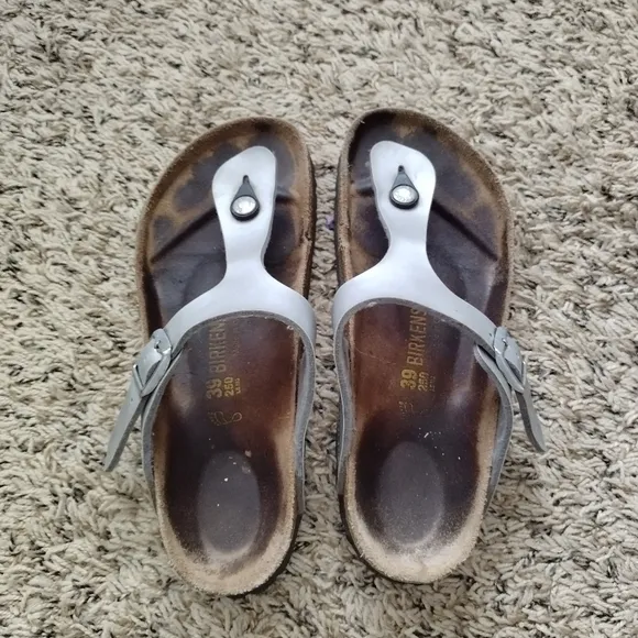 Birkenstock gizeh silver leather flat sandals sz 39/8