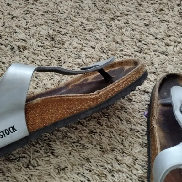 Birkenstock gizeh silver leather flat sandals sz 39/8