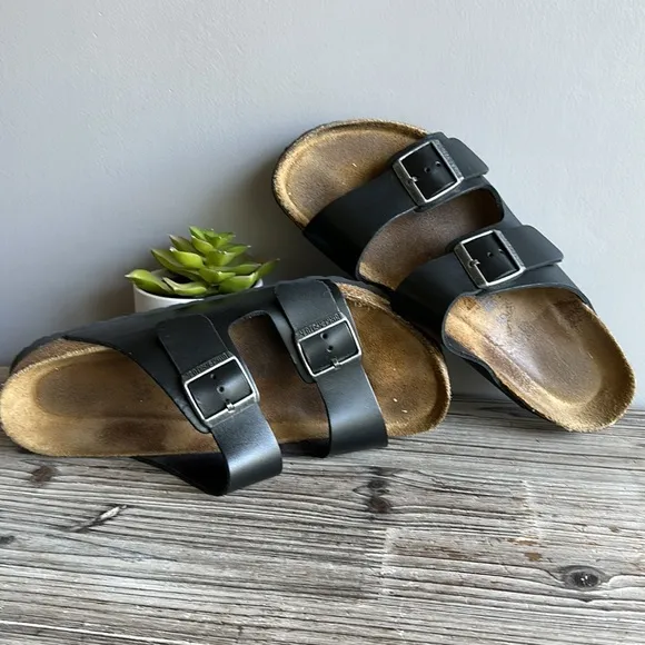 Birkenstock leather sandals size 41 great condition no flaws