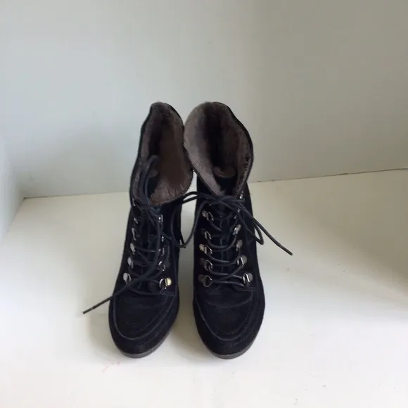 Bjorndal Falan Womens Black Suede Heels Boots With Faux Fur Accent Size 6