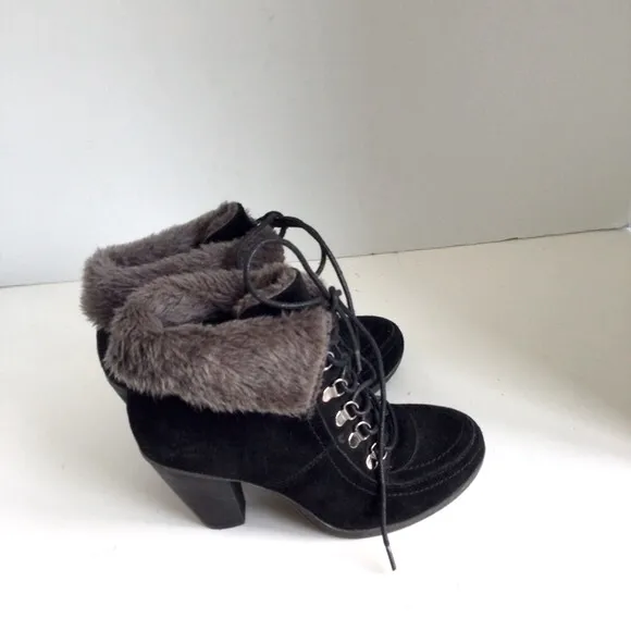 Bjorndal Falan Womens Black Suede Heels Boots With Faux Fur Accent Size 6