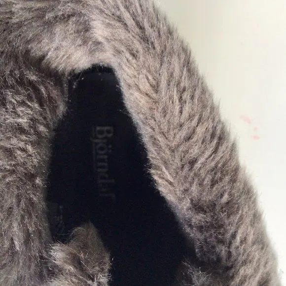 Bjorndal Falan Womens Black Suede Heels Boots With Faux Fur Accent Size 6