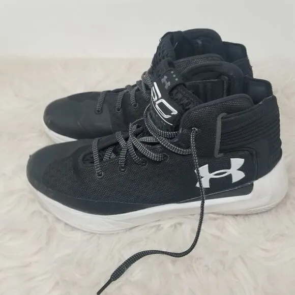 Black Under Armour Sneakers. Size 7.5