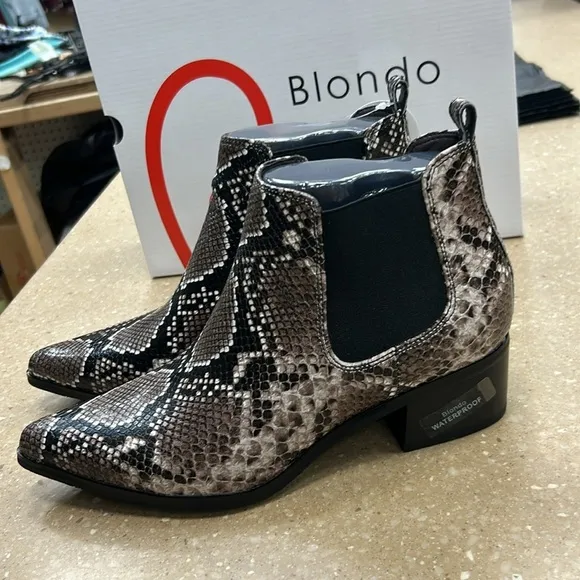 Blondo Ankle Boots NWT Waterproof Brown Snake Leather Emelia Booties