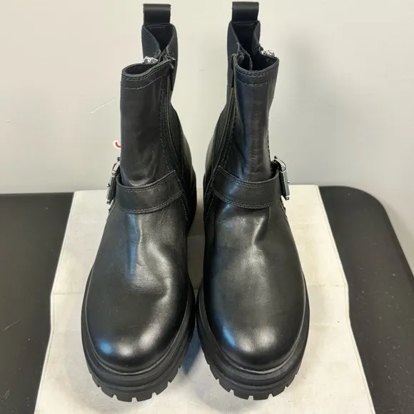 Blondo Garnet Waterproof Boots Women's Size 9  Black Leather Lug Sole Moto