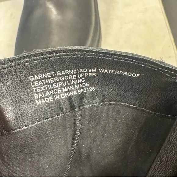 Blondo Garnet Waterproof Boots Women's Size 9  Black Leather Lug Sole Moto