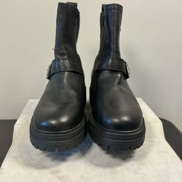 Blondo Garnet Waterproof Boots Women's Size 9  Black Leather Lug Sole Moto
