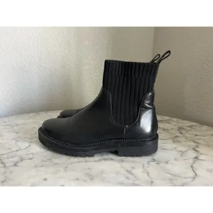 Blondo Hallie Chelsea Boots Size 6 M Black Leather Waterproof Pull On