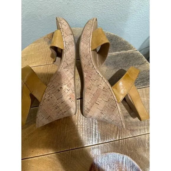 Born Lenore Platform Wedge Leather Sandals size 11 New