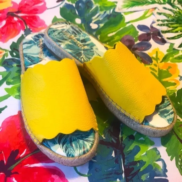 Brand New J. McLaughlin Leather Yellow Sandals