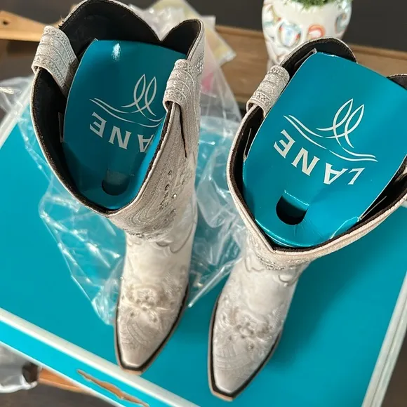 Brand new Lane Santorini boots size 5