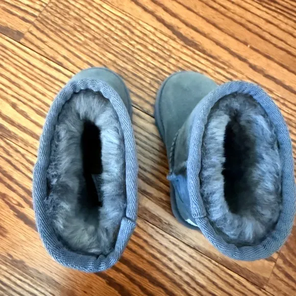 Brand New Toddler UGG Classic II Boot- Grey- Size 7