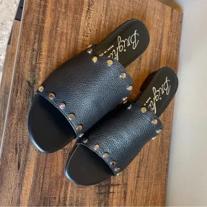 BRIGHTON Night Black Leather Studded Sandals Size 8.5