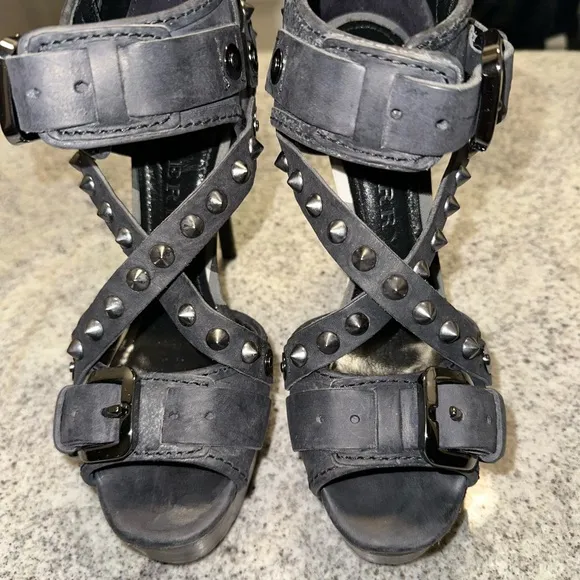 Burberry Leather Studded Accents Black Women's Sandals size 39, US9