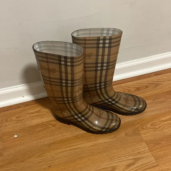 Burberry Tan Plaid Winter &amp; Rain Boots 38 GC
