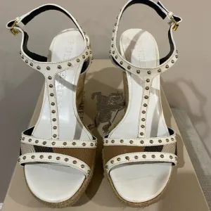 Burberry White and Tan Studded Women's Sandals