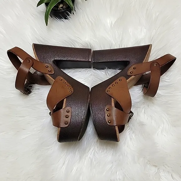 Candie's | Faux Leather Criss Cross Ankle Strap Platform Sandals