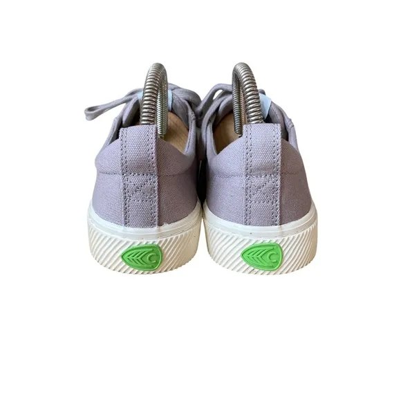 Cariuma Grey Canvas Low Top Sneakers - Women's Size 9