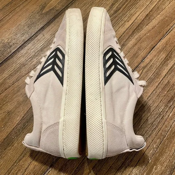 Cariuma Off-White/Black CATIBA PRO Sneakers Men's Size 9.5 - Women's Size 11