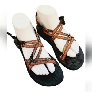 CHACOS STRAPPY SANDALS SIZE 8