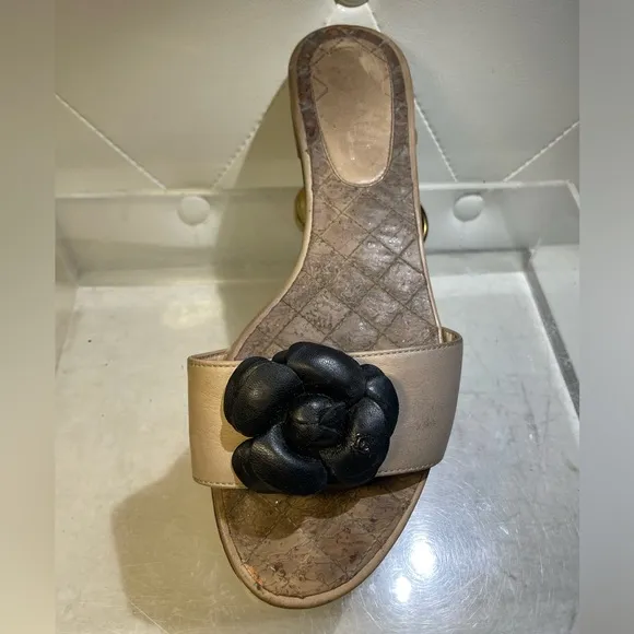 CHANEL camellia sandals leather sz 38.5 made in italy good condition