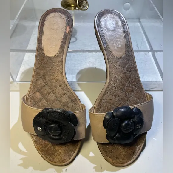 CHANEL camellia sandals leather sz 38.5 made in italy good condition