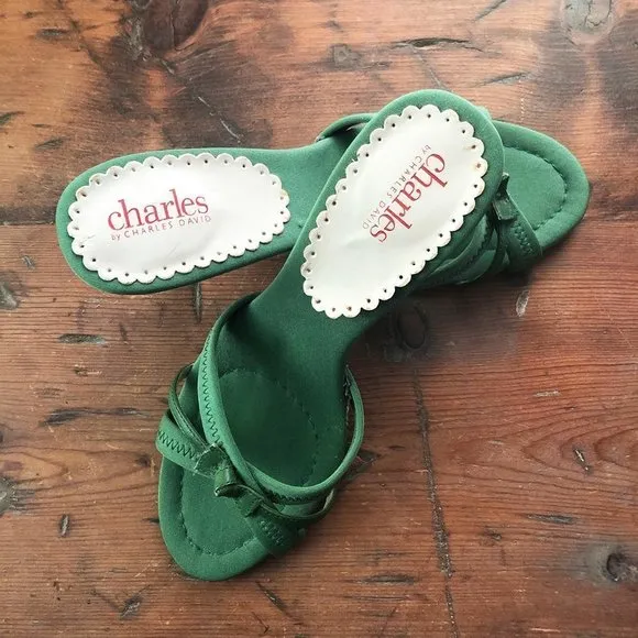 Charles David Leaf Green Slide Sandals Size 6.5 B NEW