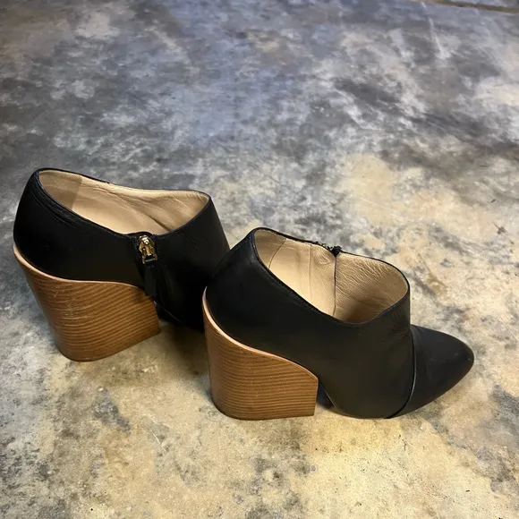 Chloe Leather Pointed Toe Booties - authentic