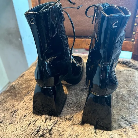 Circus by Sam Edelman PatentLeather LaceUp Platform Chunky Heel Square Toe Boots