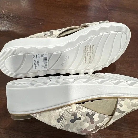 CLARKS COLLECTION Jillian Gem Camo Wedge Slide Sandal Size 7.5 Ivory Leather