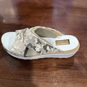 CLARKS COLLECTION Jillian Gem Camo Wedge Slide Sandal Size 7.5 Ivory Leather