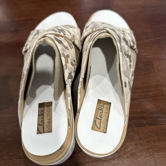 CLARKS COLLECTION Jillian Gem Camo Wedge Slide Sandal Size 7.5 Ivory Leather