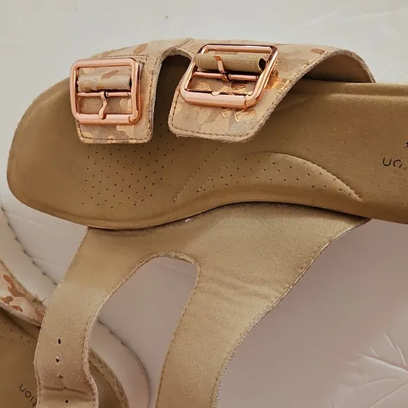 Clarks Rose Gold Lana Beach Leopard Adjustable Buckle Sandals VGUC