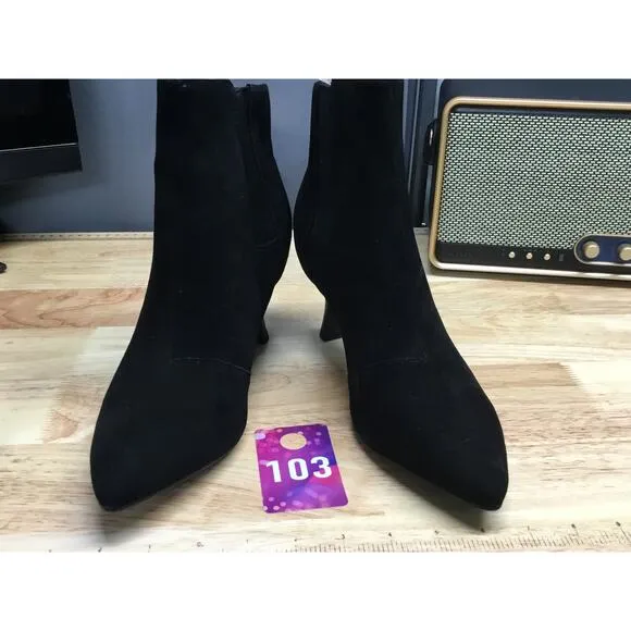 Clarks Women's 10M Black Suede Side Zip Cone Heel Pointed Toe Ankle Bootie Boots