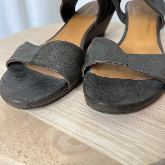 Coclico brown leather wedge sandals