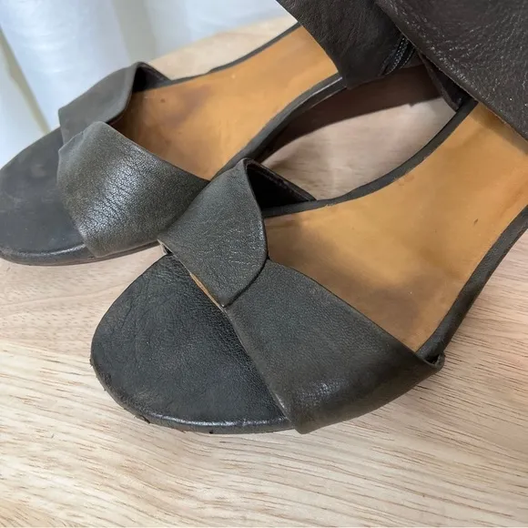 Coclico brown leather wedge sandals
